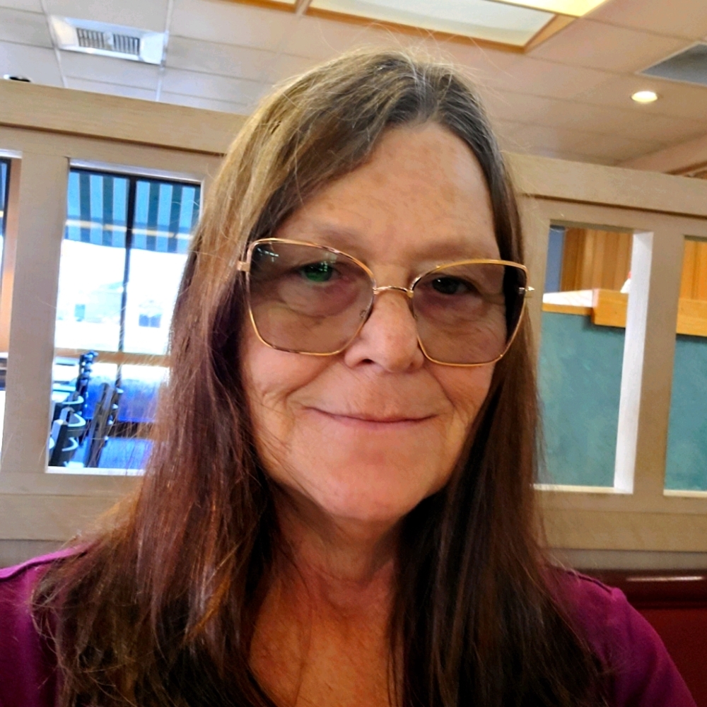 Meet your Posher, Sandi